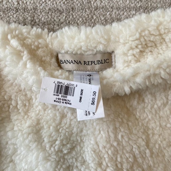 Banana Republic Sherpa Pull-Through Scarf NWT - Picture 6 of 8
